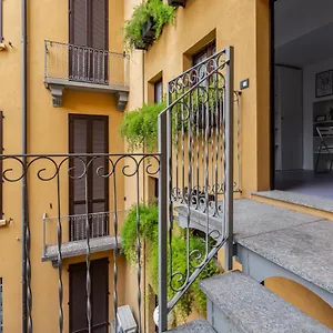 Central Studio Apts Milano-corso Magenta Διαμέρισμα