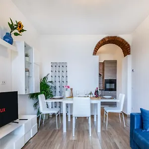 Appartement Divi - Strategic Place, Milan