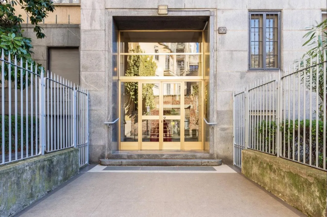 Luxury 4 Bedrooms Apartments Close To Duomo Milan 0*,