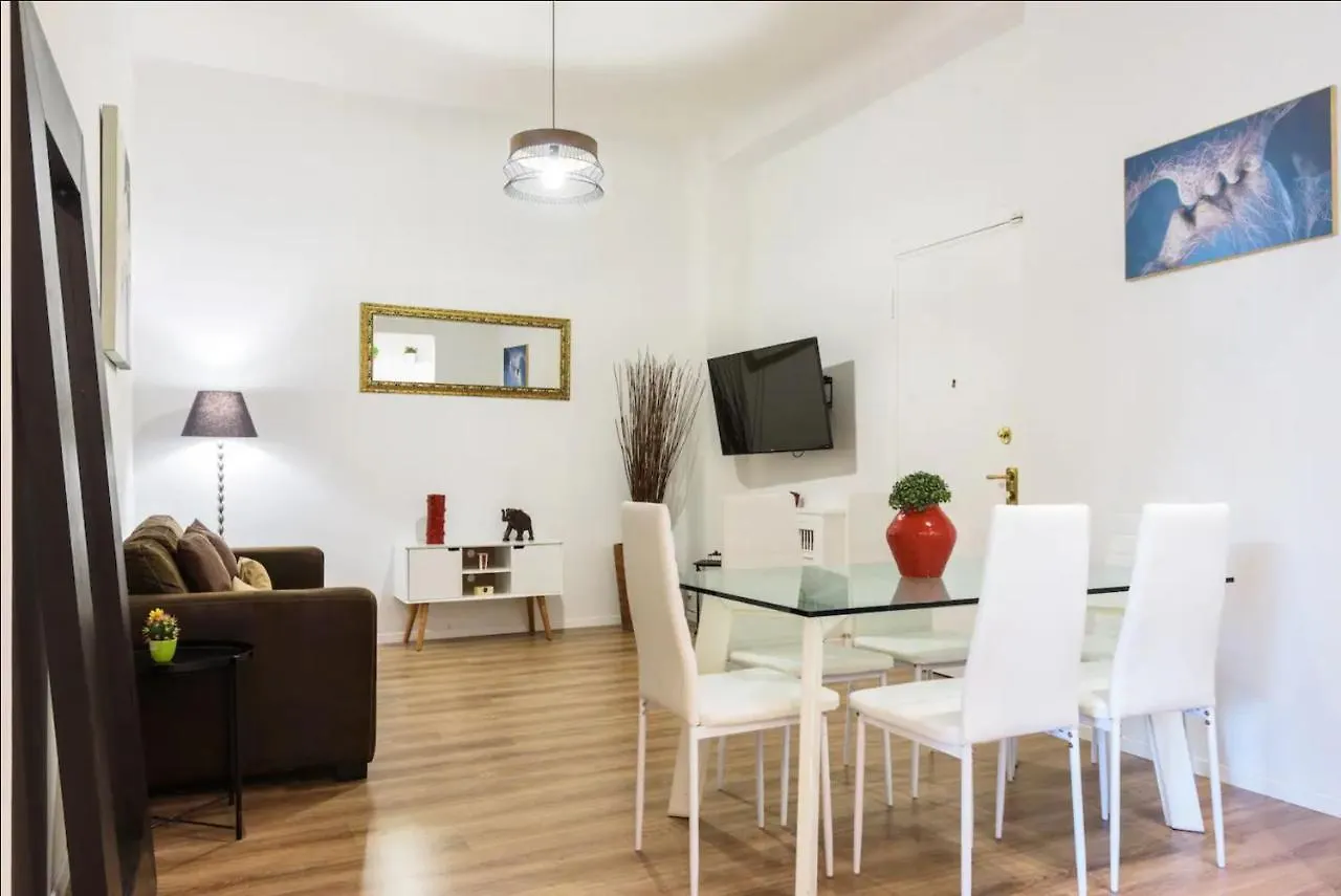 Luxury 4 Bedrooms Apartments Close To Duomo Milan