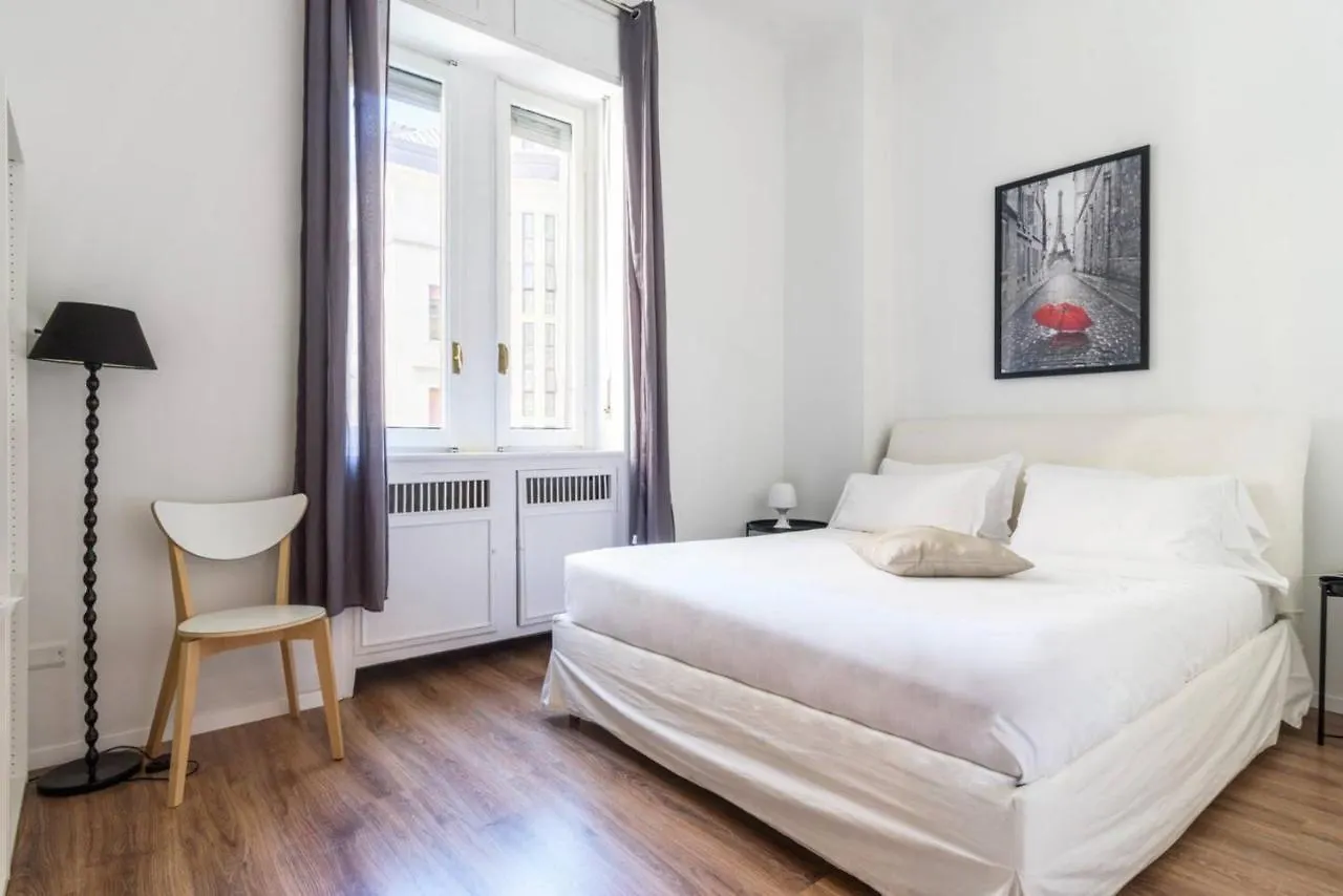 Luxury 4 Bedrooms Apartments Close To Duomo Milan
