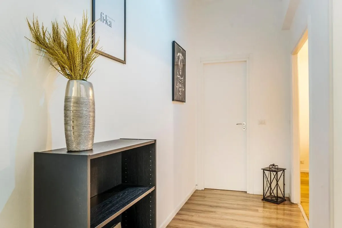 Luxury 4 Bedrooms Apartments Close To Duomo Milan