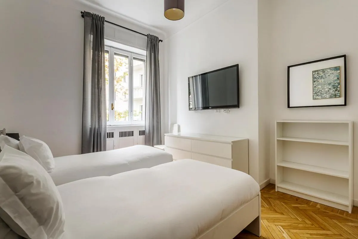 Luxury 4 Bedrooms Apartments Close To Duomo Milan 0*,