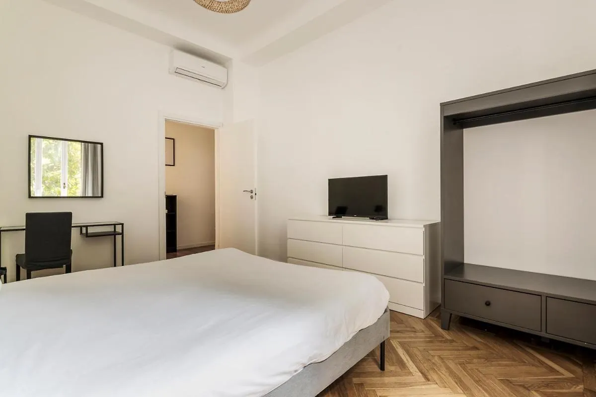 Luxury 4 Bedrooms Apartments Close To Duomo Milan