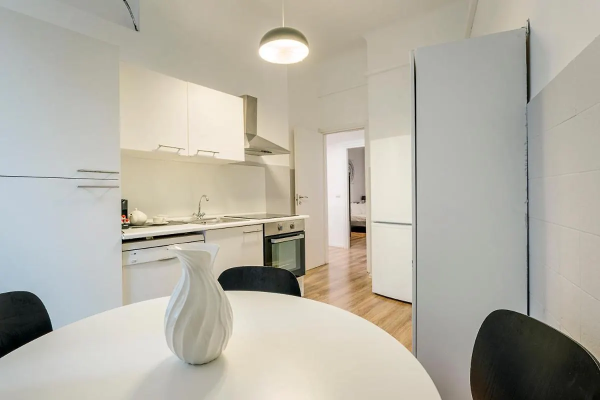 Luxury 4 Bedrooms Apartments Close To Duomo Milan