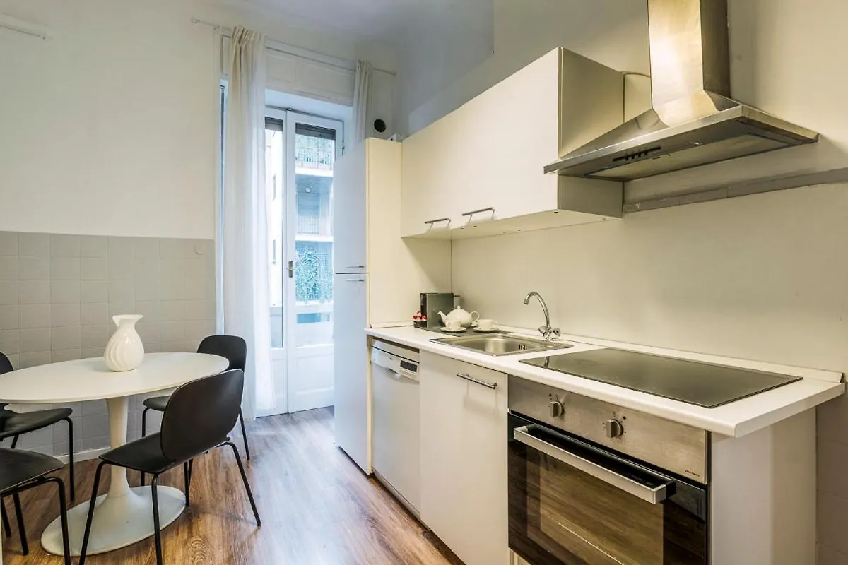 Luxury 4 Bedrooms Apartments Close To Duomo Milan 0*,