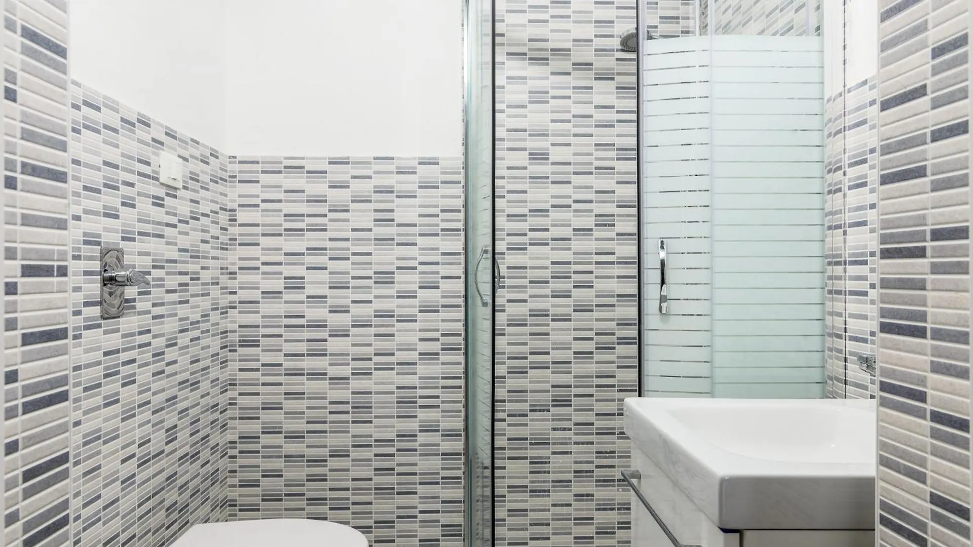 Luxury 4 Bedrooms Apartments Close To Duomo Milan