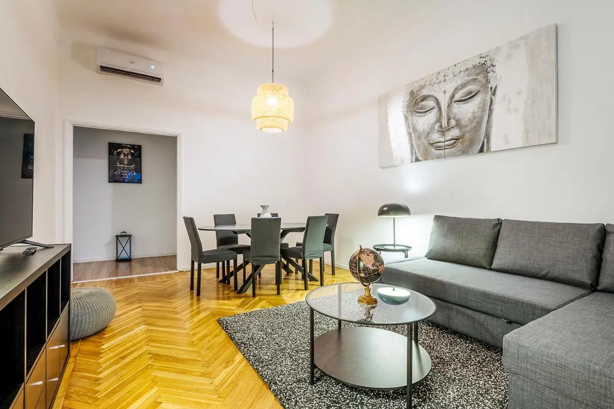 Luxury 4 Bedrooms Apartments Close To Duomo Milan Italy